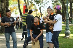 am-nhac-le-hoi-den-long