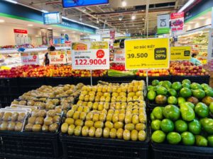 Mặt hàng hoa quả trong siêu thị vinmart